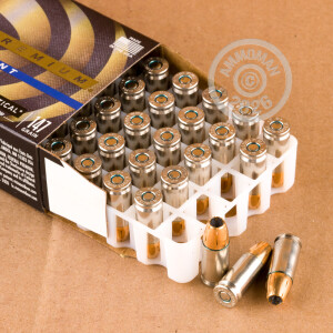 Photo detailing the 9MM LUGER FEDERAL PREMIUM LAW ENFORCEMENT 147 GRAIN HST JHP (50 ROUNDS) for sale at AmmoMan.com.