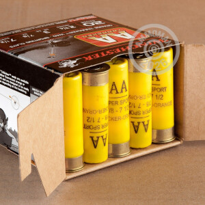 Image of the 20 GAUGE WINCHESTER AA ORANGE TRAACKER SPORTING CLAYS 2 3/4" 7/8 OZ. #7.5 SHOT (25 ROUNDS) available at AmmoMan.com.