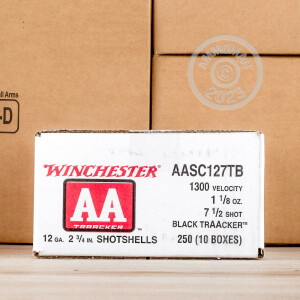 Image of the 12 GAUGE WINCHESTER AA TRAACKER BLACK WAD 2-3/4" 1-1/8 OZ. #7.5 SHOT (25 ROUNDS) available at AmmoMan.com.