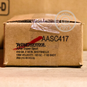 Photo detailing the 410 GAUGE WINCHESTER AA SUPER SPORT SPORTING CLAYS 2 1/2“ 1/2 OZ. #7.5 SHOT (25 ROUNDS) for sale at AmmoMan.com.