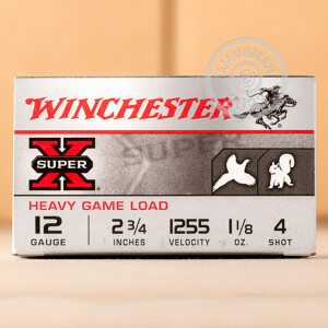 Image of the 12 GAUGE WINCHESTER SUPER-X 2 3/4" 1-1/8 OZ. #4 SHOT (25 ROUNDS) available at AmmoMan.com.