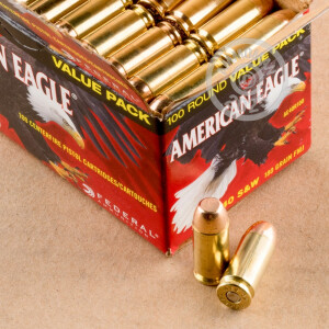 Image of Federal .40 Smith & Wesson pistol ammunition.