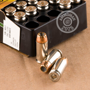 Photo detailing the 40 S&W REMINGTON GOLDEN SABER BONDED 165 GRAIN BJHP (20 ROUNDS) for sale at AmmoMan.com.