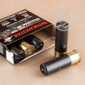 Photo detailing the 12 GAUGE WINCHESTER DOUBLE X 3" 00 BUCK (250 ROUNDS) for sale at AmmoMan.com.